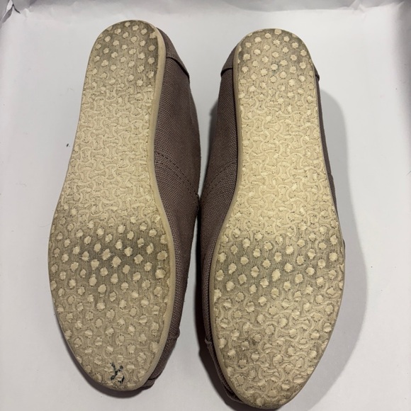 Women’s 8.5 Toms - Picture 3 of 4